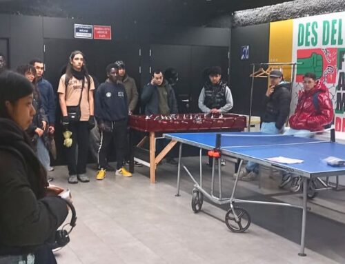 Els i les joves del programa Talent Jove descobreixen els recursos del Punt d’Informació Juvenil de les Corts